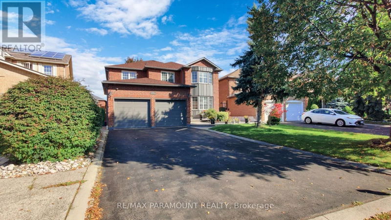 3960 Chadburn Crescent  Mississauga (Erin Mills), L5L3X4 | Image 1