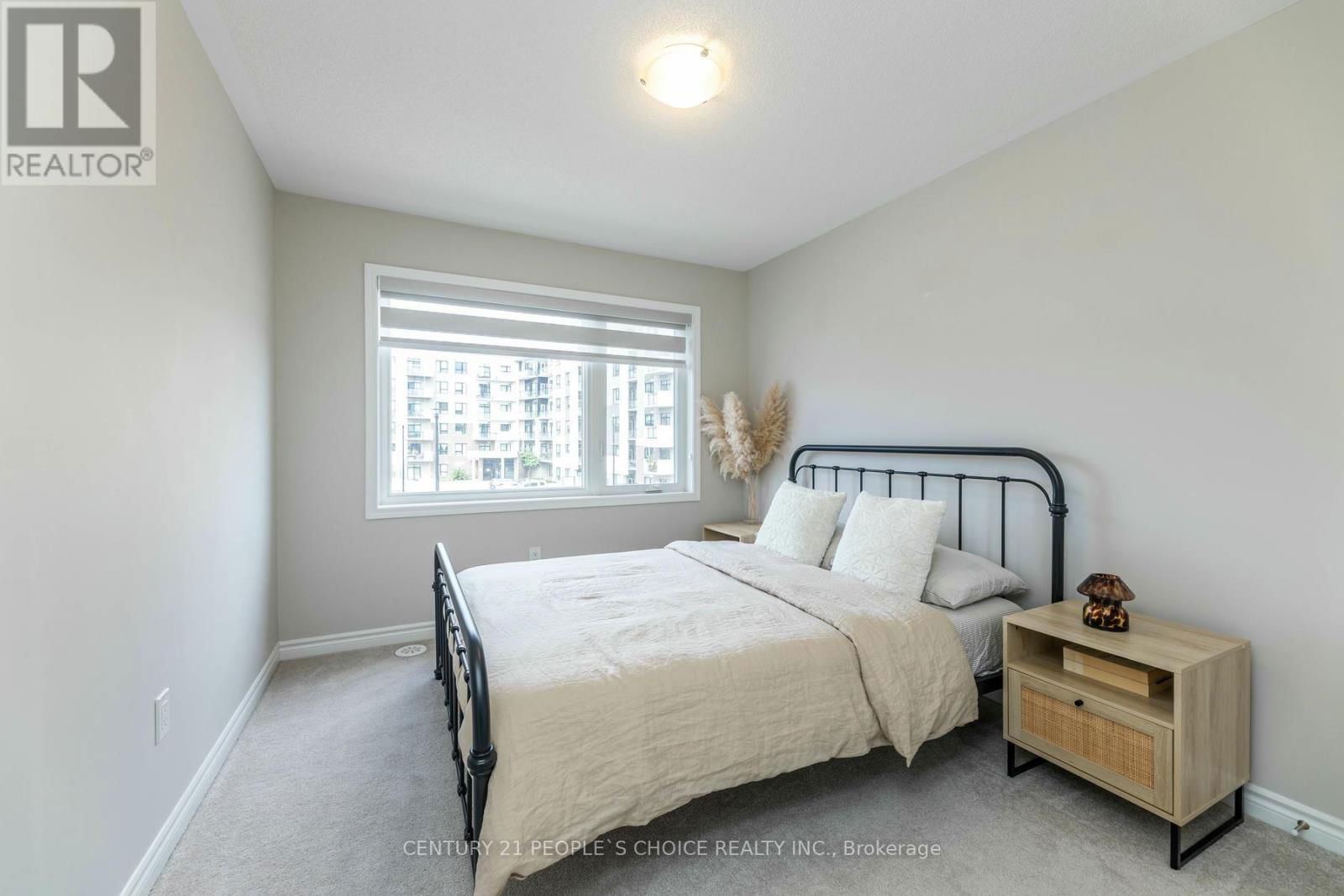 15 - 1125 LEGER WAY Image 31