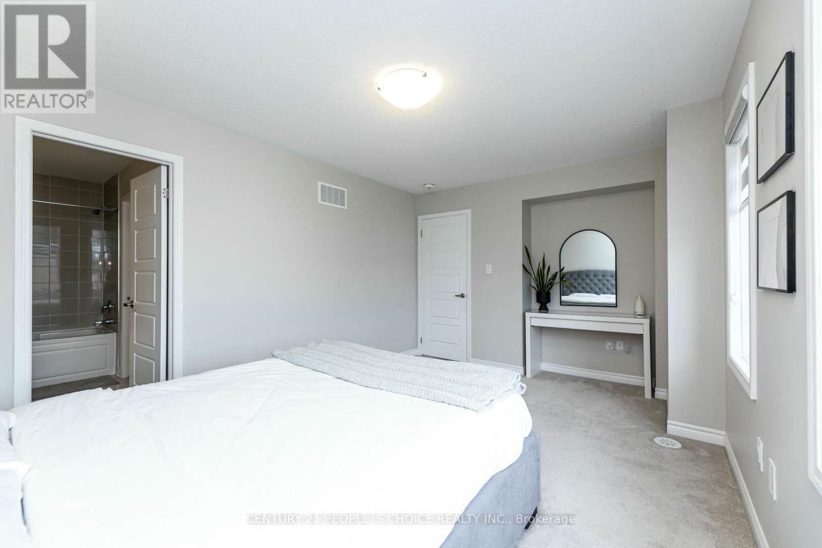 15 - 1125 LEGER WAY Image 36