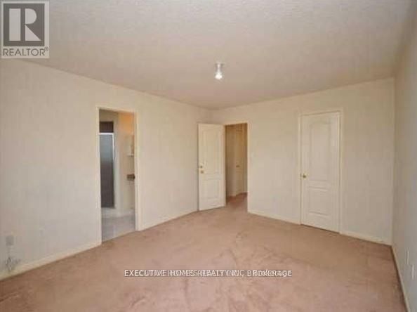 4010 COACHMAN CIRCLE Image 12