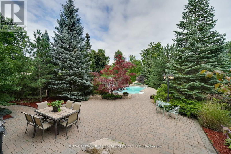 215 Burloak Drive  Oakville (Bronte West), L6L6T6 | Image 31