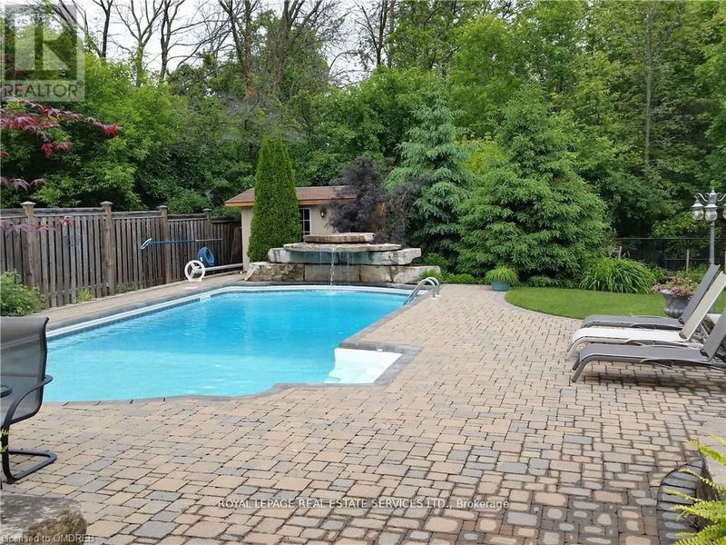 215 Burloak Drive  Oakville (Bronte West), L6L6T6 | Image 32