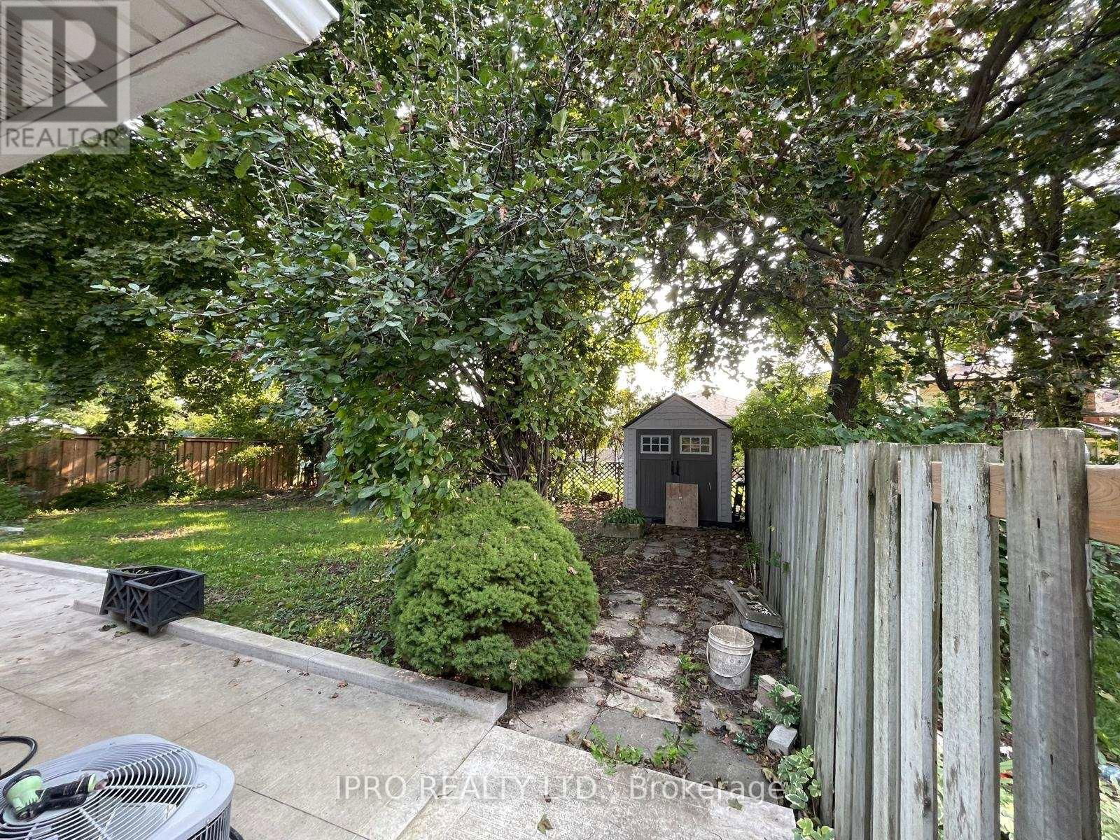 31 BURGBY AVENUE S Image 17