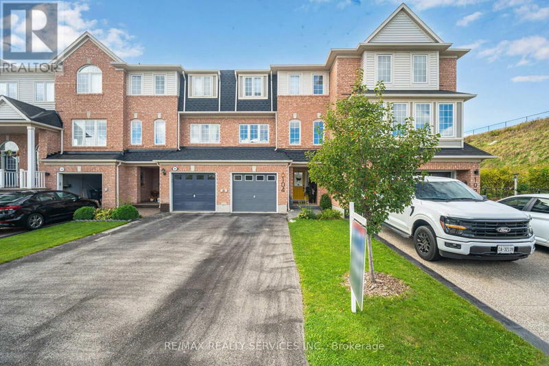 104 Decker Hollow Circle  Brampton (Credit Valley), L6X0L5 | Image 1