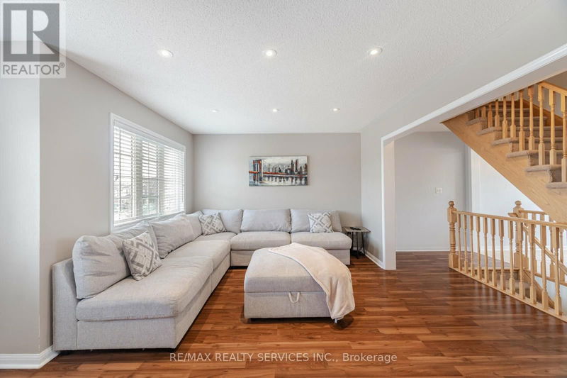 104 Decker Hollow Circle  Brampton (Credit Valley), L6X0L5 | Image 11