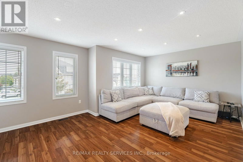 104 Decker Hollow Circle  Brampton (Credit Valley), L6X0L5 | Image 12