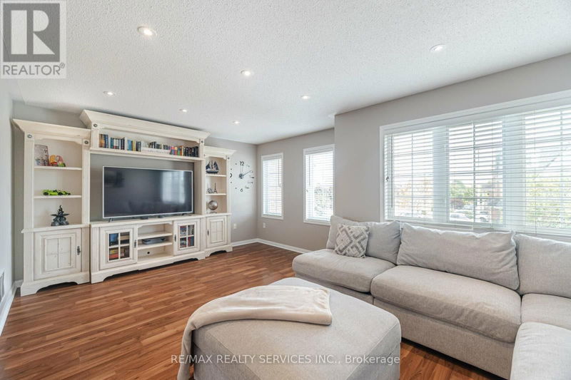 104 Decker Hollow Circle  Brampton (Credit Valley), L6X0L5 | Image 13