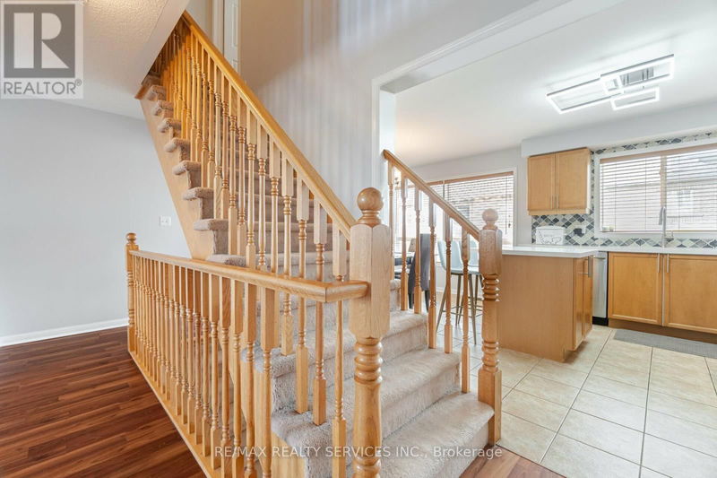 104 Decker Hollow Circle  Brampton (Credit Valley), L6X0L5 | Image 15