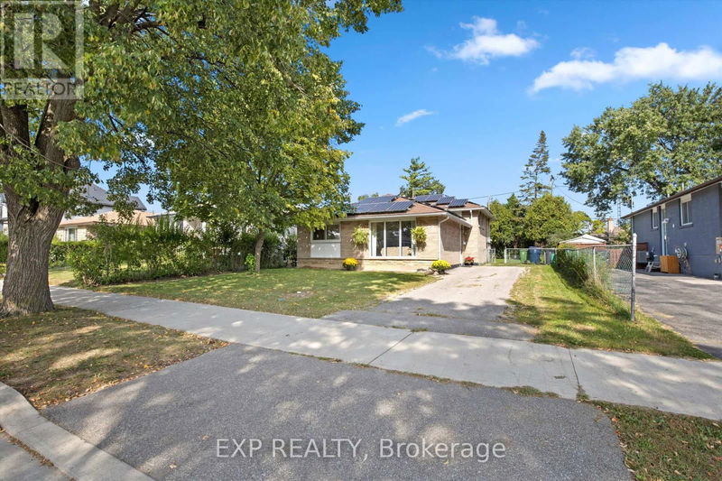 27 Blackbush Drive  Toronto (Mount Olive-Silverstone-Jamestown), M9V3N8 | Image 1