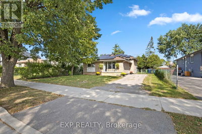 27 Blackbush Drive  Toronto (Mount Olive-Silverstone-Jamestown), M9V3N8 | Image 1