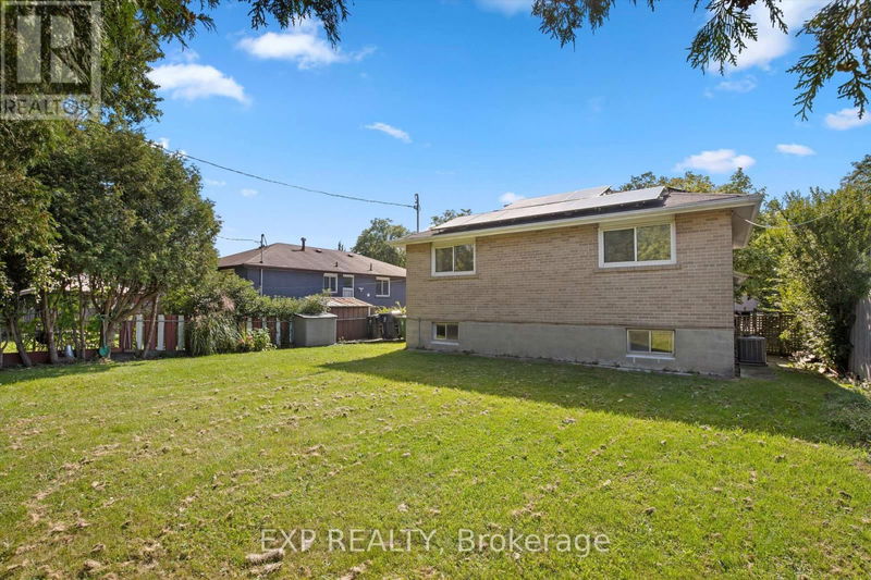 27 Blackbush Drive  Toronto (Mount Olive-Silverstone-Jamestown), M9V3N8 | Image 22