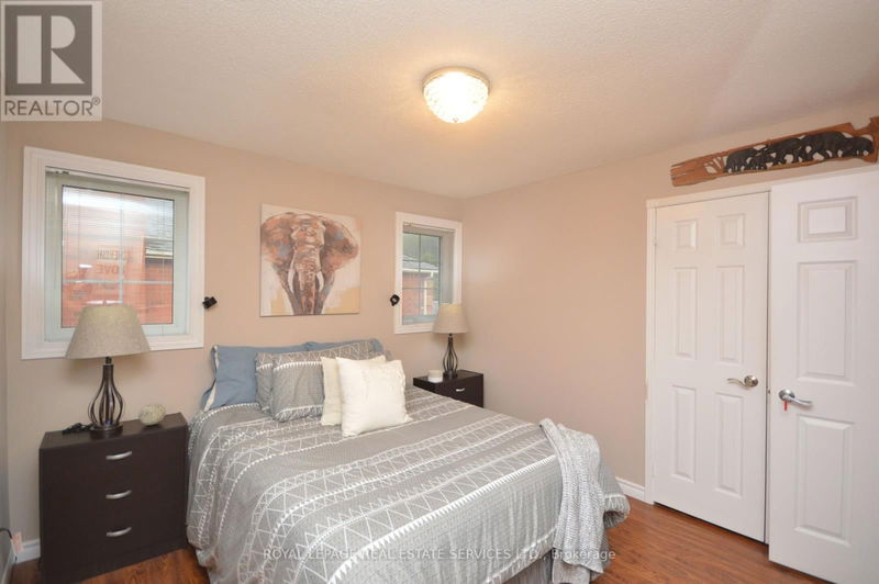 1 Lone Oak Avenue  Brampton (Westgate), L6S5V5 | Image 23