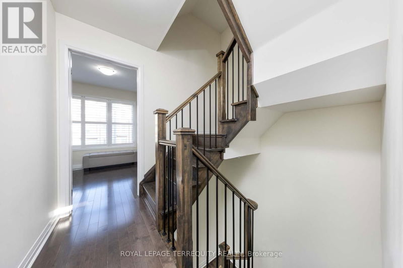 22 Caroline Carpenter Grove  Toronto (Downsview-Roding-CFB), M3K0B1 | Image 12