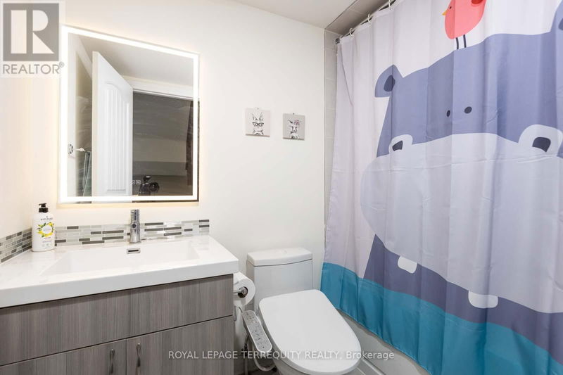 22 Caroline Carpenter Grove  Toronto (Downsview-Roding-CFB), M3K0B1 | Image 17