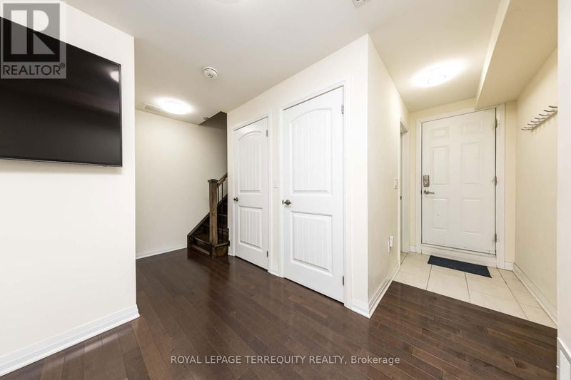 22 Caroline Carpenter Grove  Toronto (Downsview-Roding-CFB), M3K0B1 | Image 30