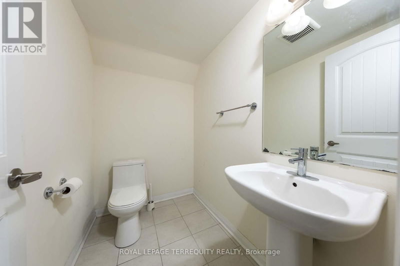 22 Caroline Carpenter Grove  Toronto (Downsview-Roding-CFB), M3K0B1 | Image 31