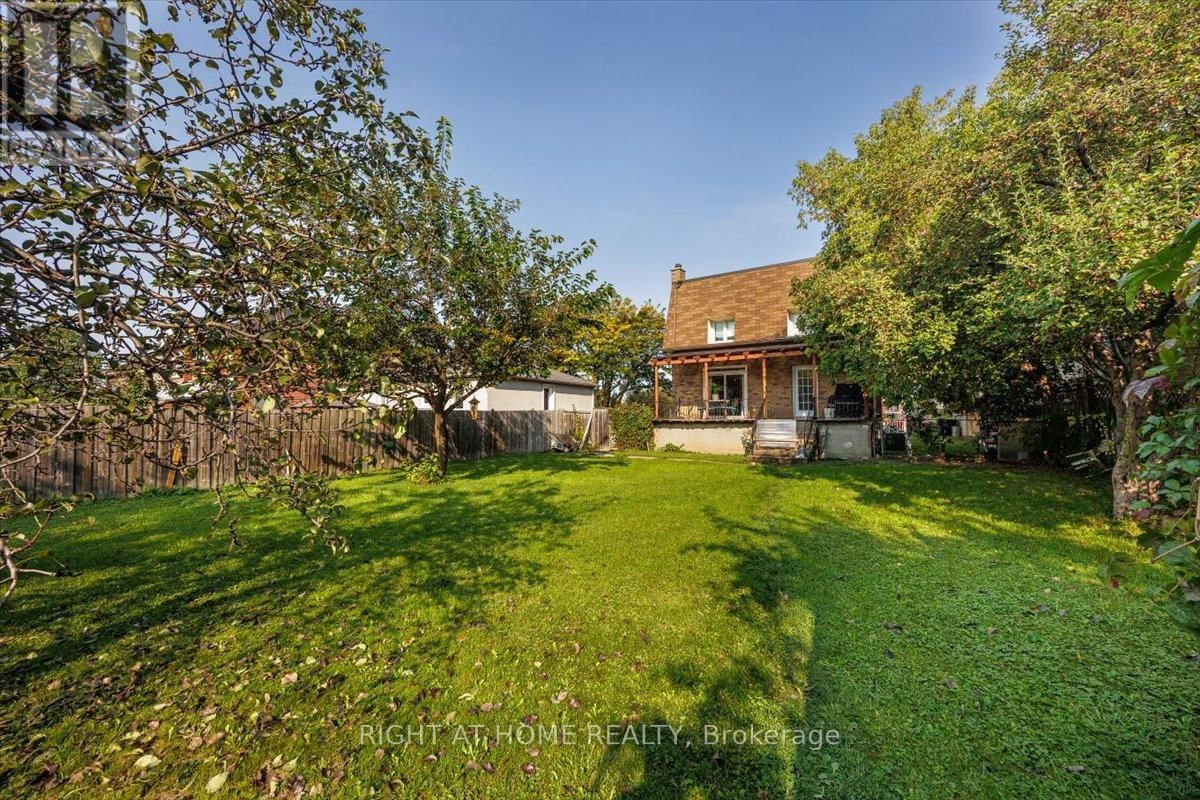 153 DOWNSVIEW AVENUE Image 30