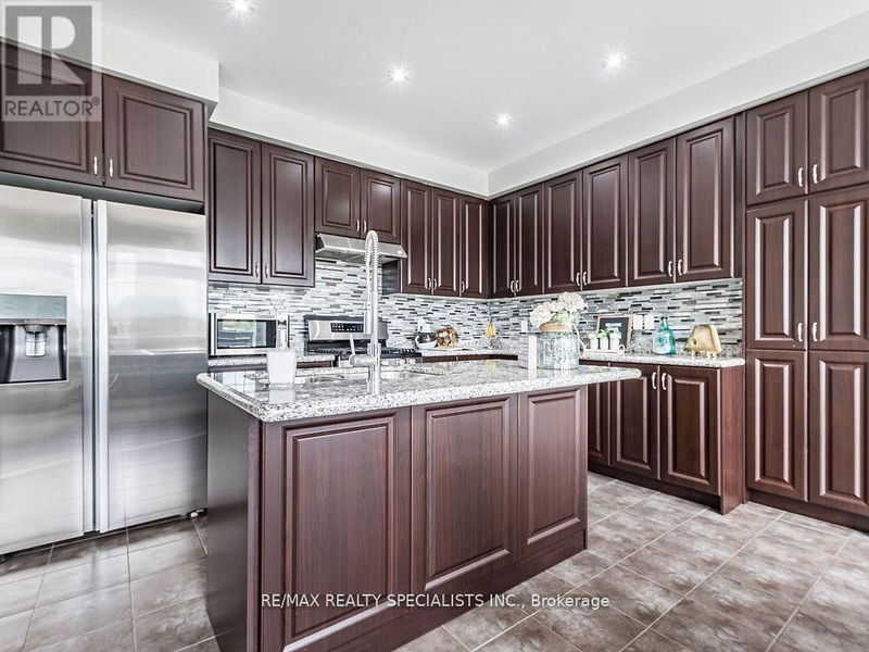 26 Lloyd Crescent  Brampton (Northwest Brampton), L7A4J5 | Image 12