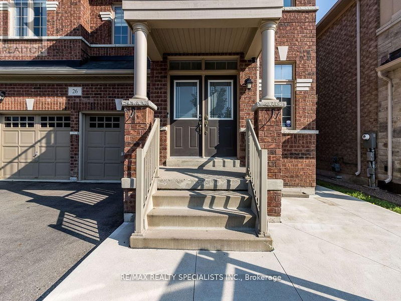 26 Lloyd Crescent  Brampton (Northwest Brampton), L7A4J5 | Image 2