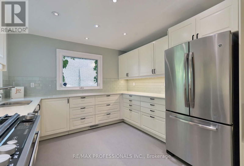 24 Winsdale Road  Toronto (Markland Wood), M9C2W9 | Image 10