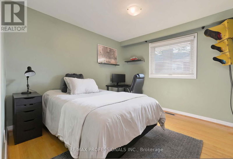 24 Winsdale Road  Toronto (Markland Wood), M9C2W9 | Image 27