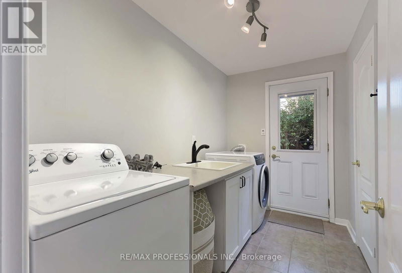 24 Winsdale Road  Toronto (Markland Wood), M9C2W9 | Image 33