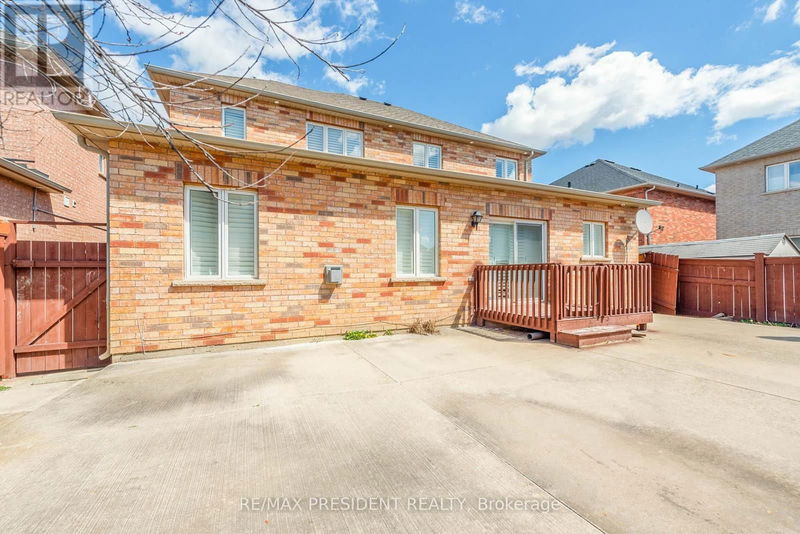 3 Carmel Crescent  Brampton (Vales of Castlemore North), L6P1Y1 | Image 33