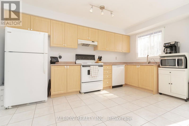 33 Wakely Boulevard  Caledon (Bolton West), L7E2H4 | Image 11