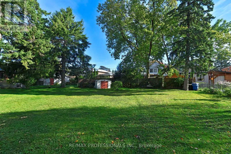 3 Sunset Avenue  Toronto (Alderwood), M8W3Z2 | Image 12