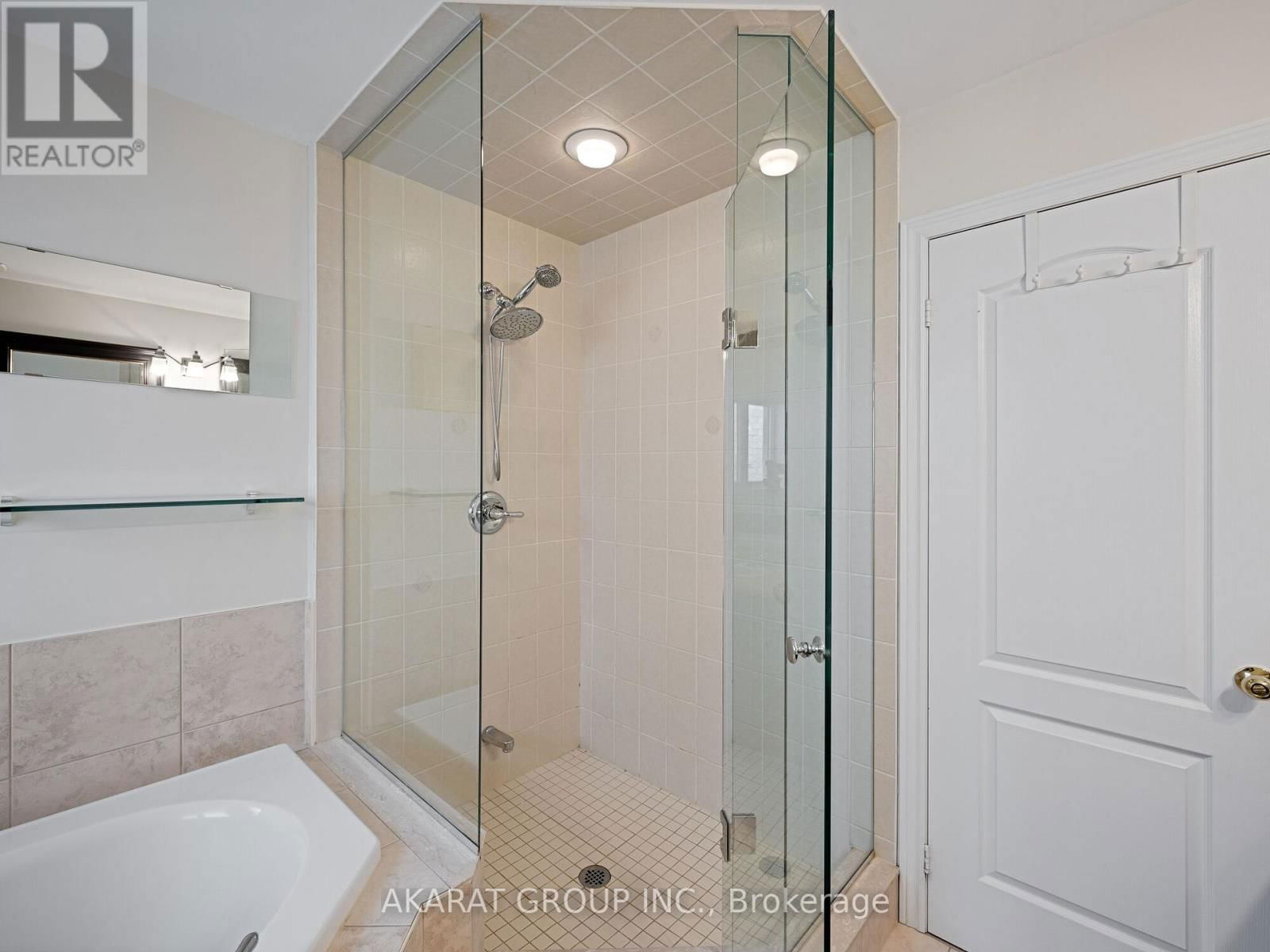 3104 CARDROSS COURT Image 27