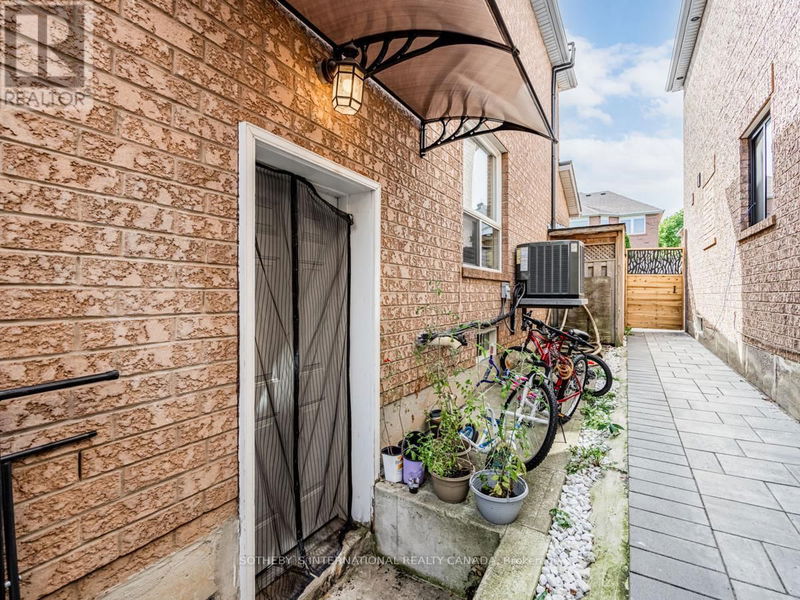 5930 Bassinger Place  Mississauga (Churchill Meadows), L5M6K5 | Image 34