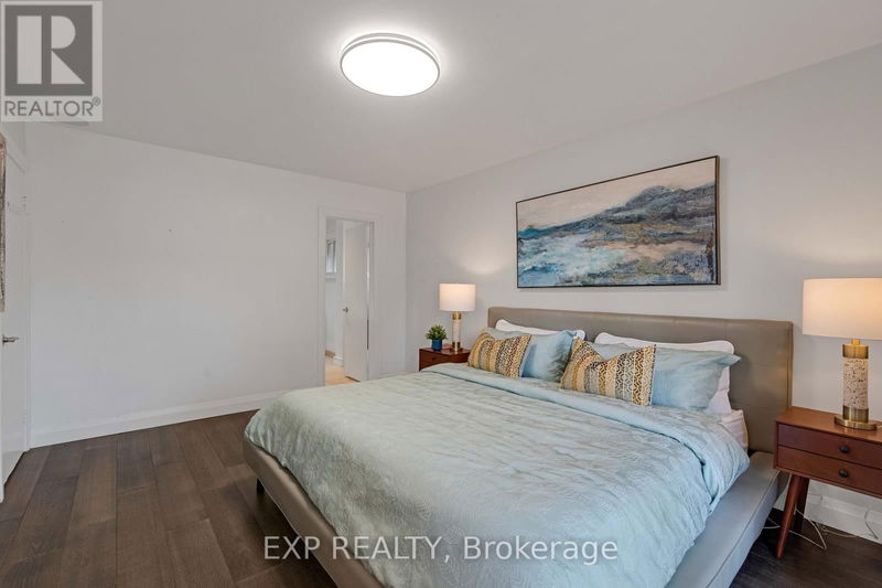 4 Courtsfield Crescent  Toronto (Edenbridge-Humber Valley), M9A4S9 | Image 17