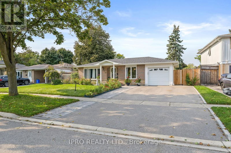 28 Irwin Crescent  Halton Hills (Georgetown), L7G1G1 | Image 1