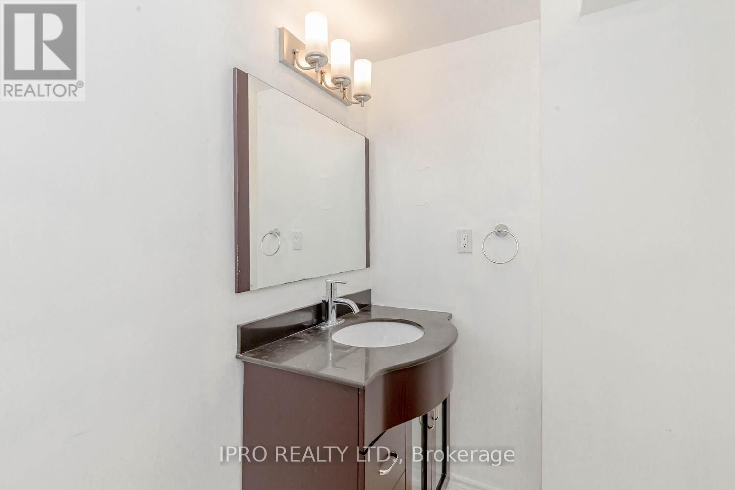 7156 VILLAGE WALK Image 36