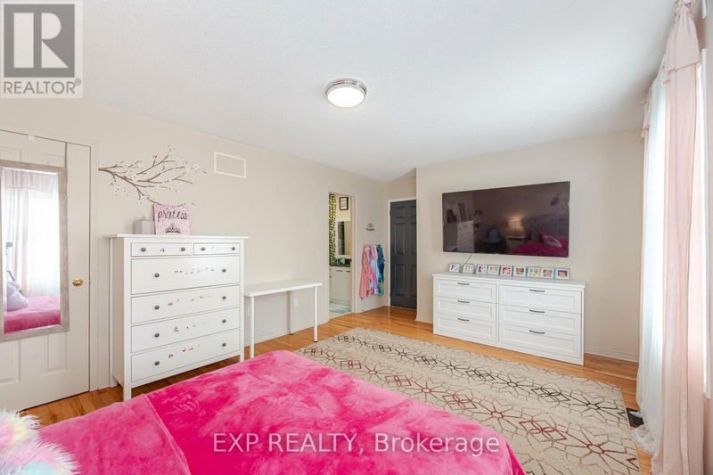 120 Fred Young Drive  Toronto (Downsview-Roding-CFB), M3L0A5 | Image 33