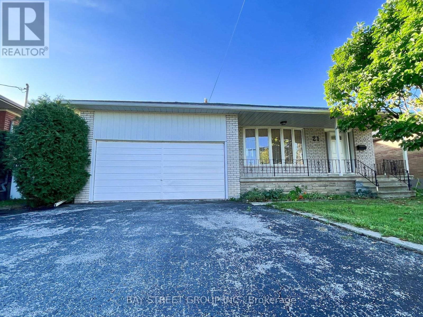 21 KINGSVIEW BOULEVARD Image 1