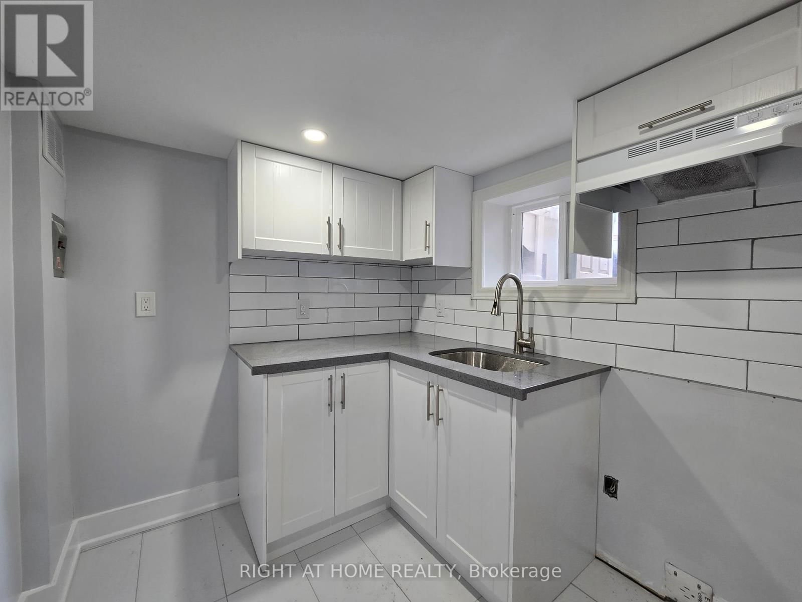 BSMT - 984 OSSINGTON AVENUE Image 1