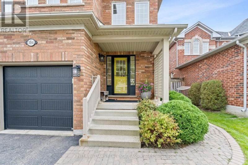 104 Forsyth Crescent  Halton Hills (Georgetown), L7G6G2 | Image 3