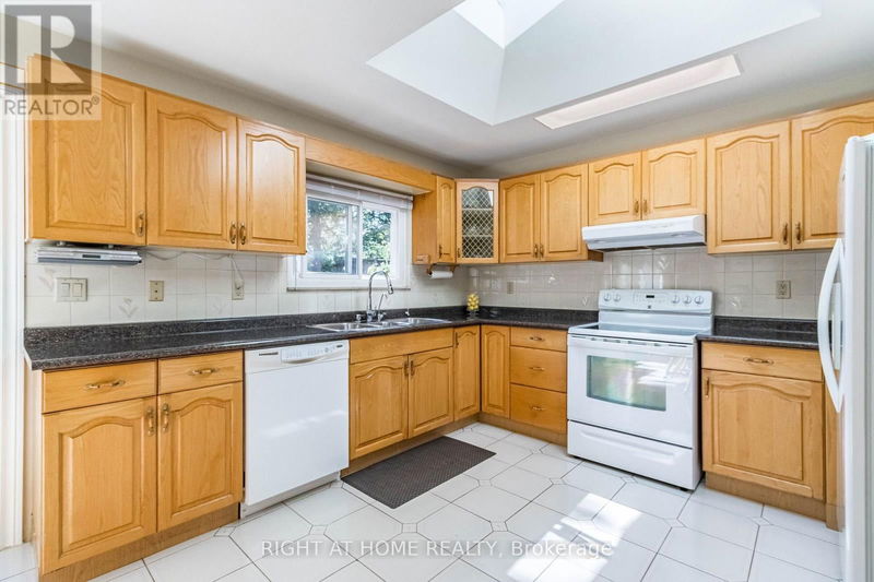 4238 Garnetwood Chase  Mississauga (Rathwood), L4W2G9 | Image 12