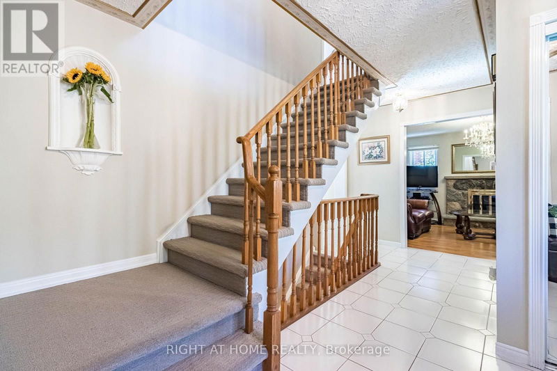 4238 Garnetwood Chase  Mississauga (Rathwood), L4W2G9 | Image 20