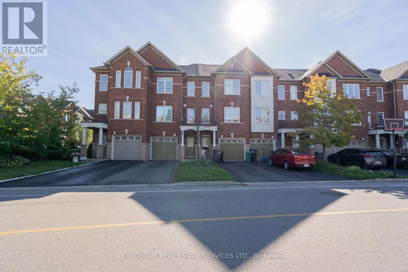 27 Denison Avenue West Brampton (Downtown Brampton), L6X0H2 | Image 2