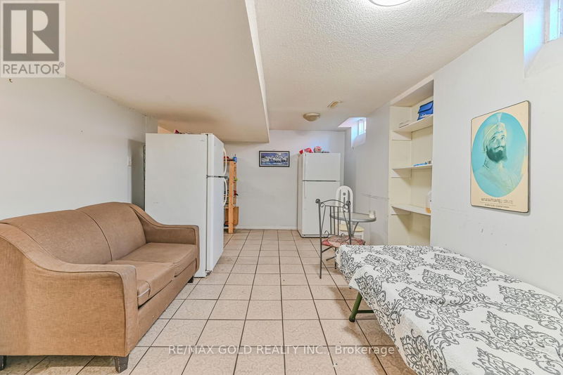 107 Sled Dog Road  Brampton (Sandringham-Wellington), L6R0J4 | Image 35