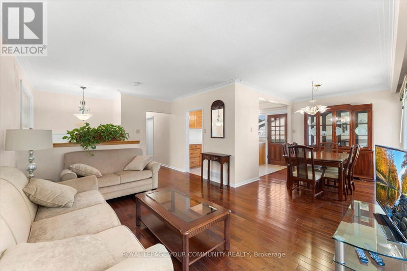 34 Alhart Drive  Toronto (Thistletown-Beaumonde Heights), M9V2N2 | Image 4