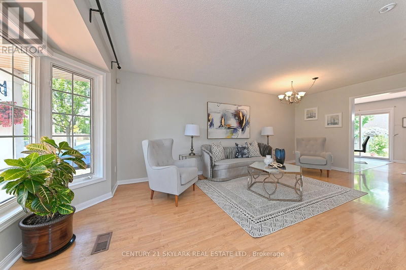 5640 Rosaline Road  Burlington (Orchard), L7L6T4 | Image 2