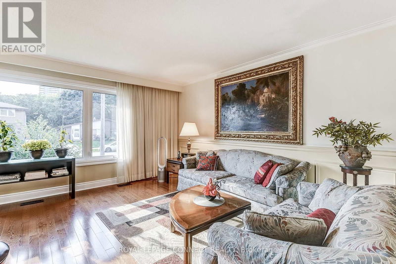 7 Lormar Drive  Toronto (Islington-City Centre West), M9B4V7 | Image 12