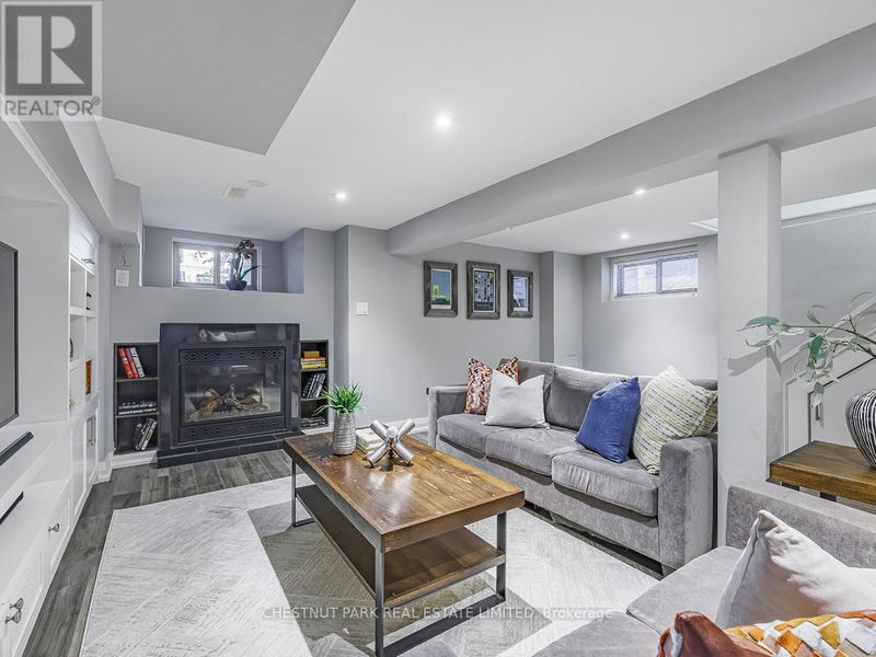 29 Lessard Avenue  Toronto (Lambton Baby Point), M6S1X6 | Image 23