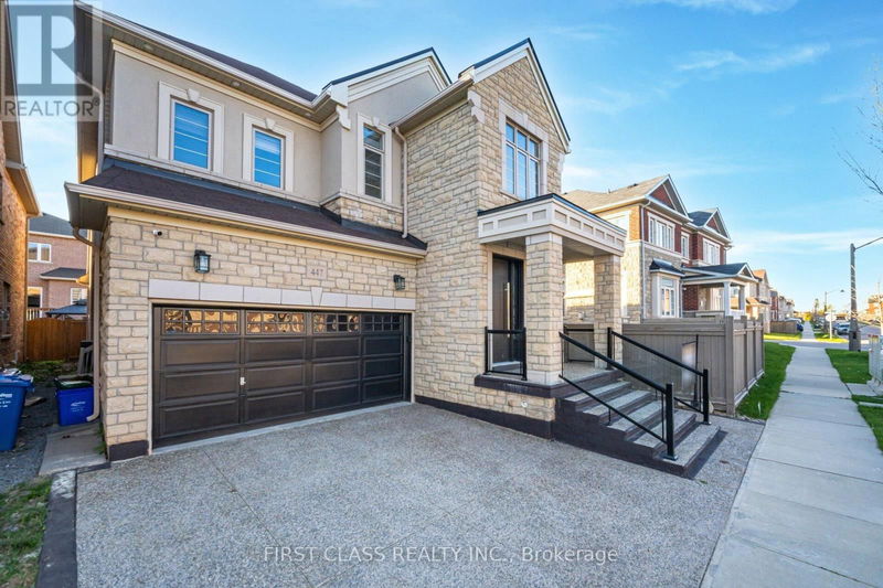 447 George Ryan Avenue  Oakville, L6H0S3 | Image 2