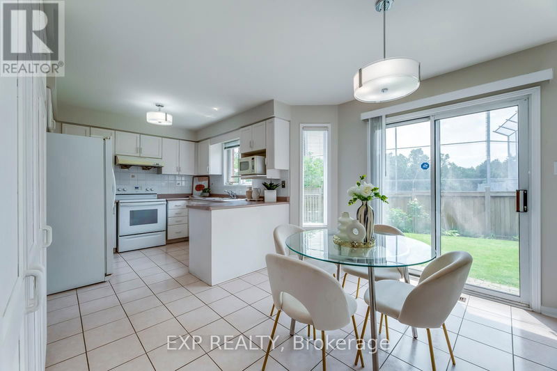 4208 Sagebrush Trail  Mississauga (Creditview), L5C4S1 | Image 12