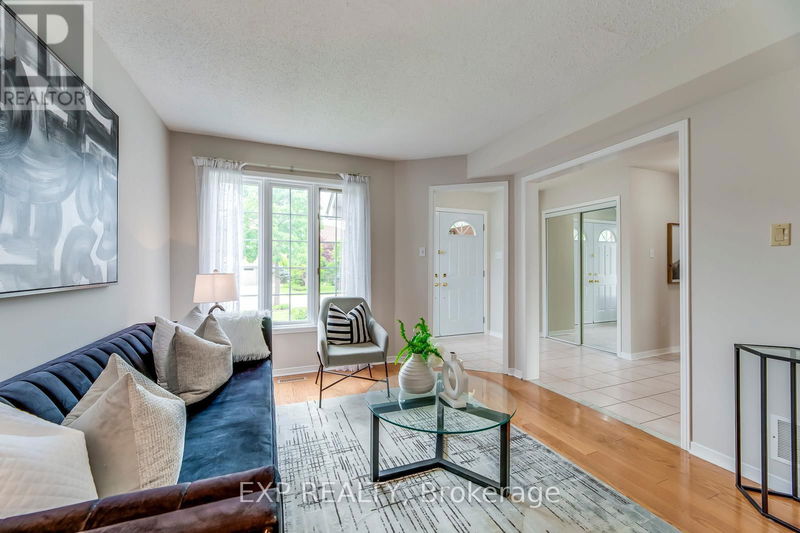 4208 Sagebrush Trail  Mississauga (Creditview), L5C4S1 | Image 4