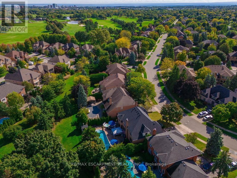 1483 The Links Drive  Oakville (Glen Abbey), L6M2P2 | Image 2